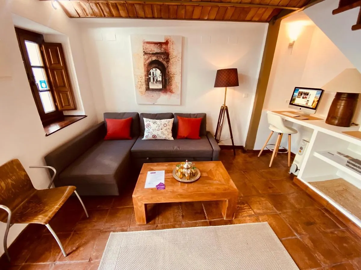 Almocabar Luxury Apartment روندا