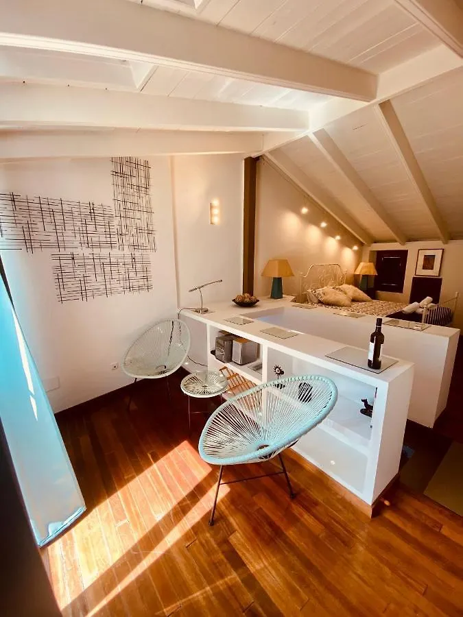 Almocabar Luxury Apartment روندا